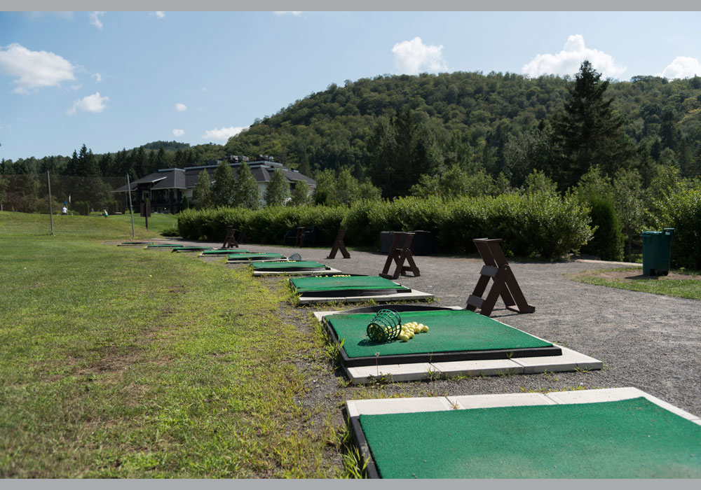 Champ de pratique du Club de golf Val‑Morin.