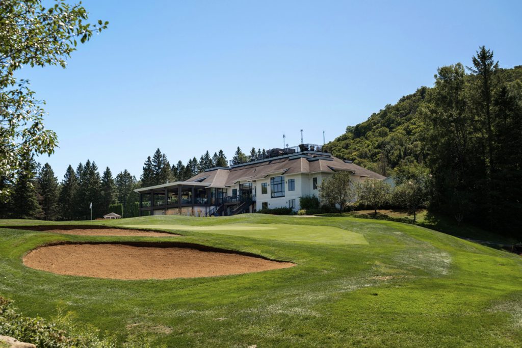 Club House du Club de Golf Val-Morin dans les Laurentides