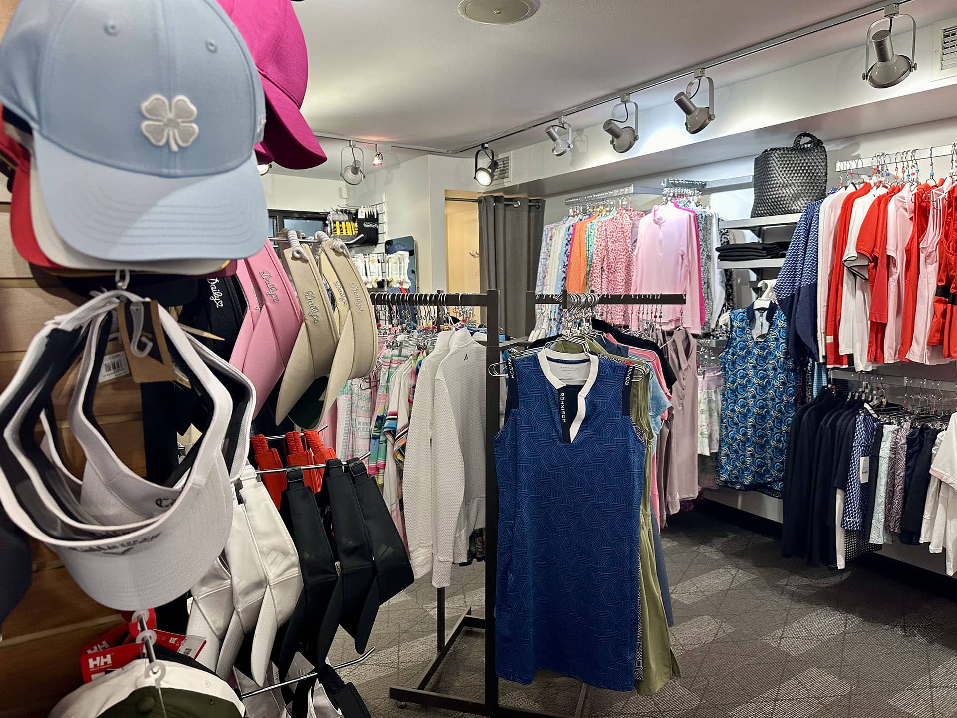 Vêtements de golf à la boutique du Club de golf Val‑Morin