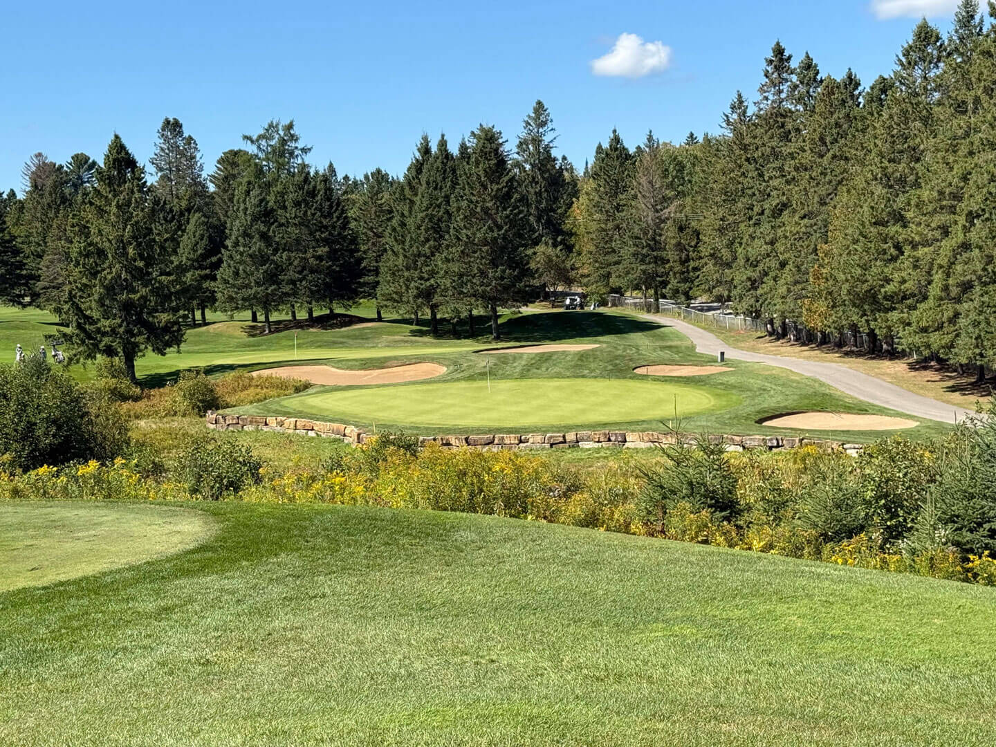 Une section du Parcours de Golf au Club de Golf Val-Morin