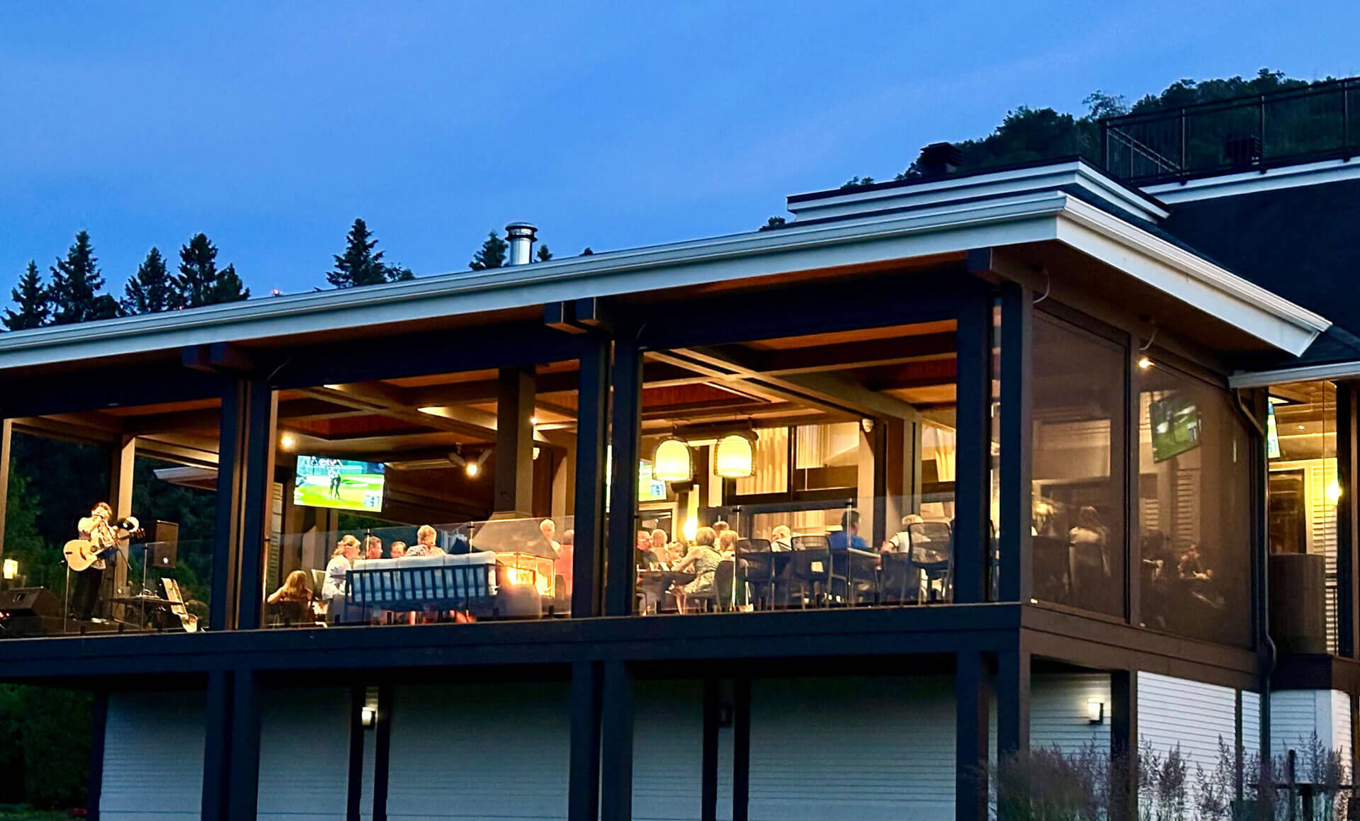 Soirée sur la terrasse du Club de Golf Val-Morin
